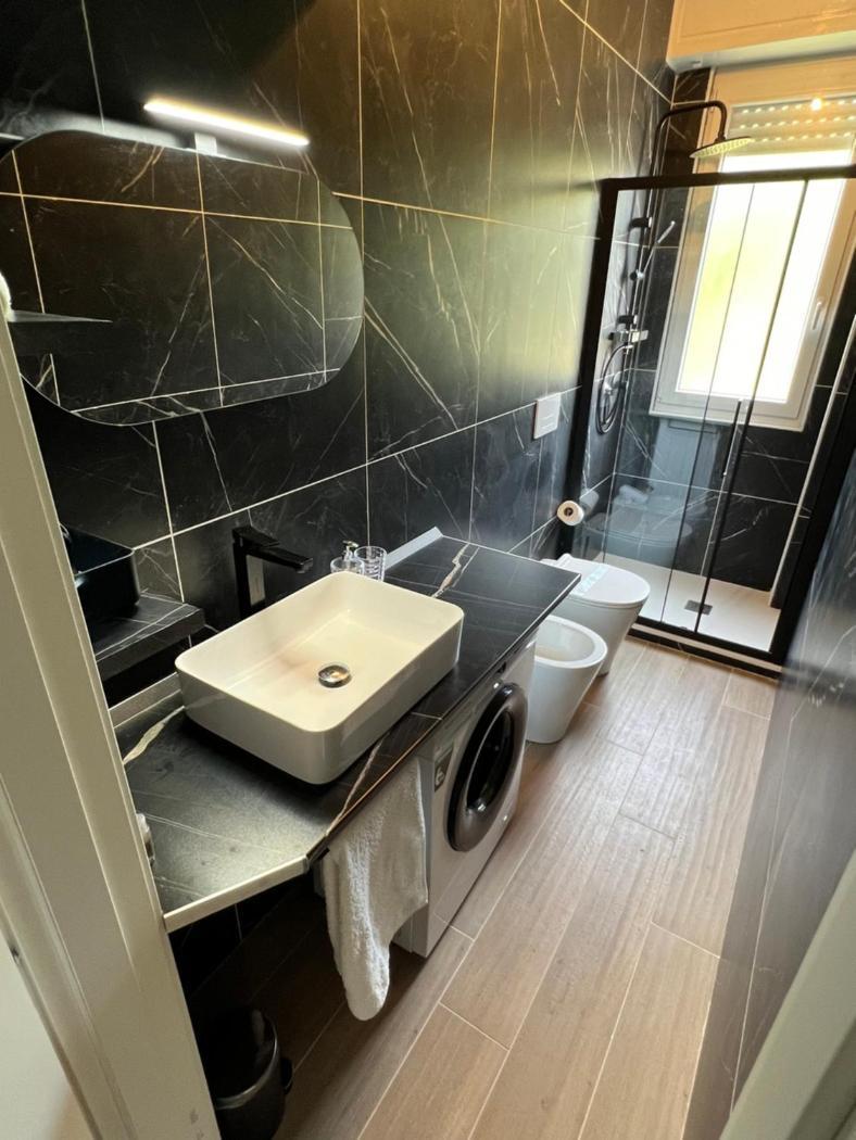 Moderno Ed Elegante Loft Con Balcone Daire Milano Dış mekan fotoğraf