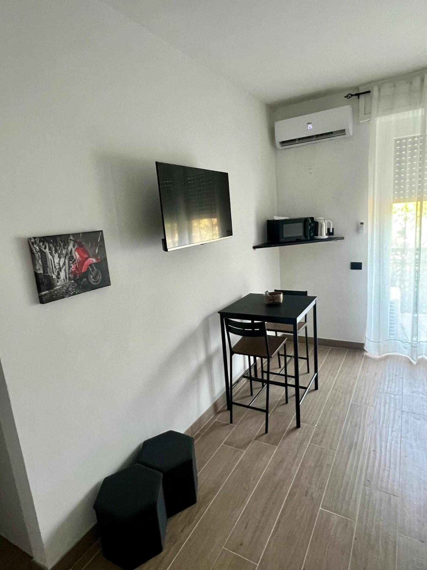 Moderno Ed Elegante Loft Con Balcone Daire Milano Dış mekan fotoğraf